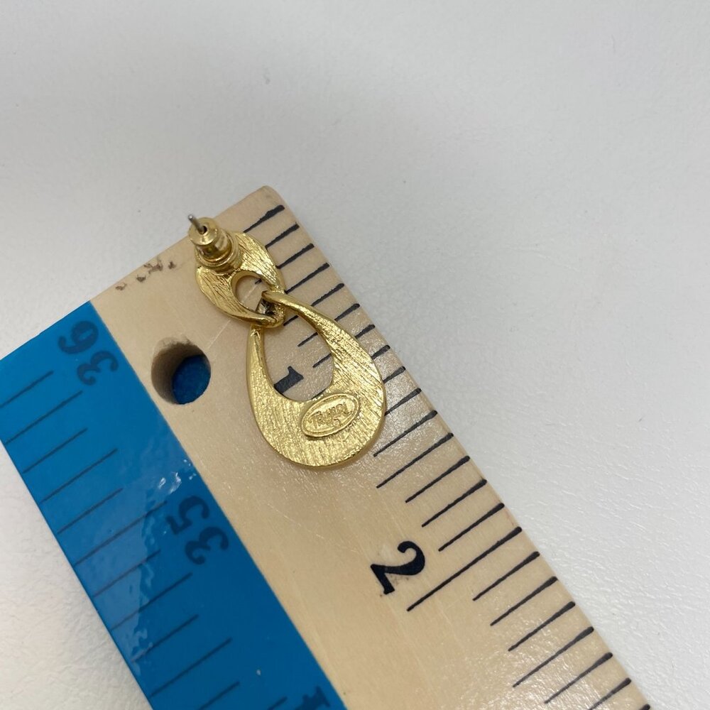 Vintage Trifari Gold Tone Drop Earrings Post Back Teardrop - Picture 6 of 7